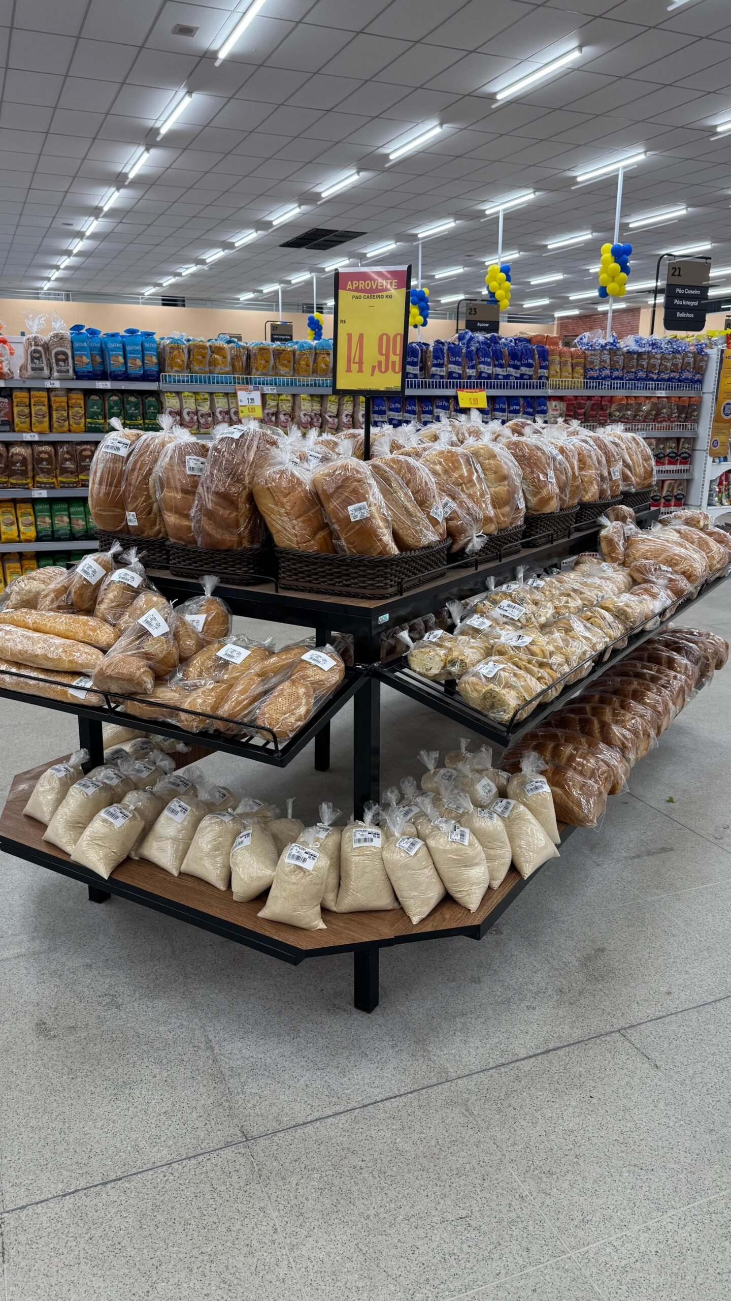 Expositor de pães e bolos 10