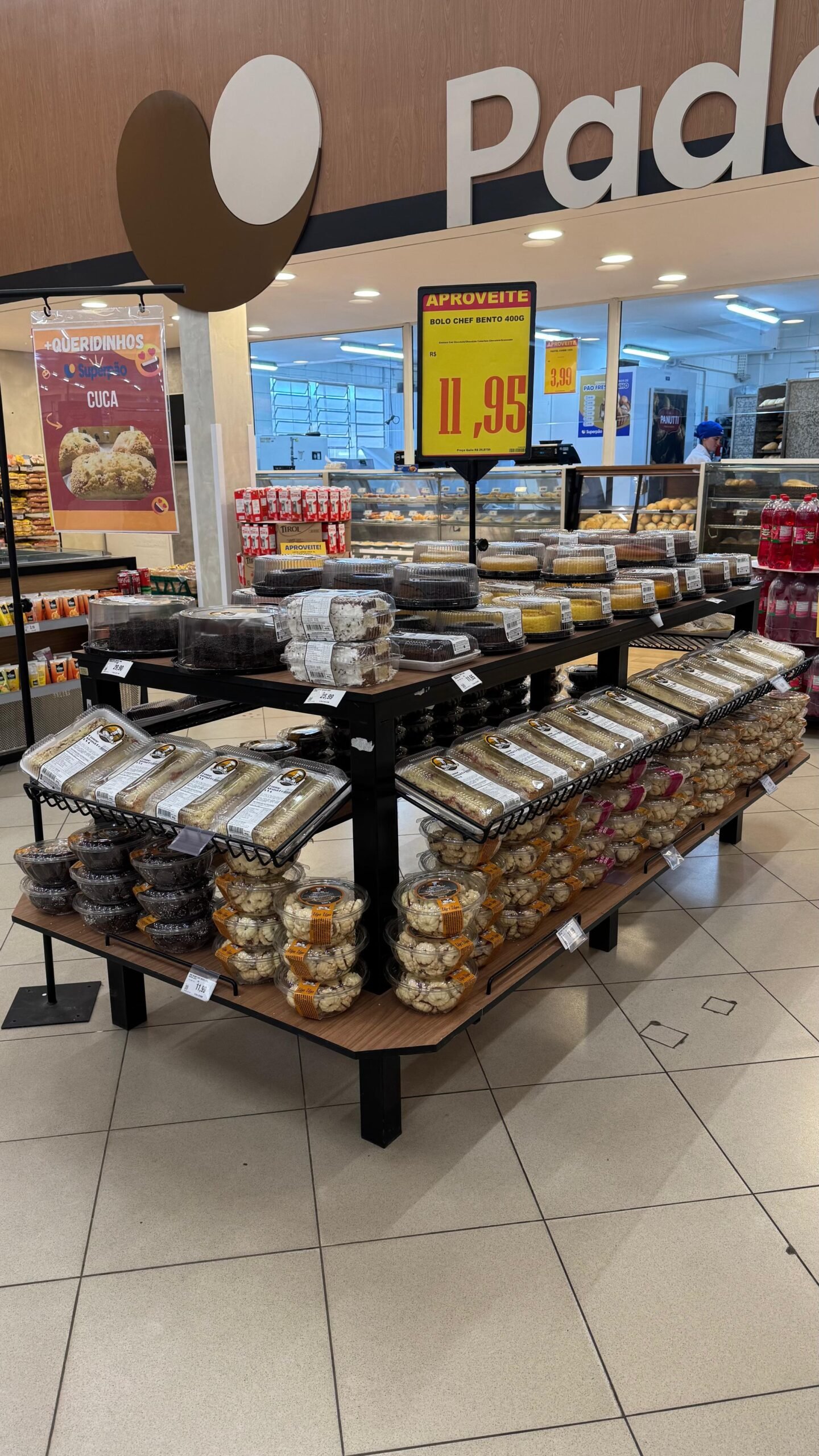 Expositor de pães e bolos 5