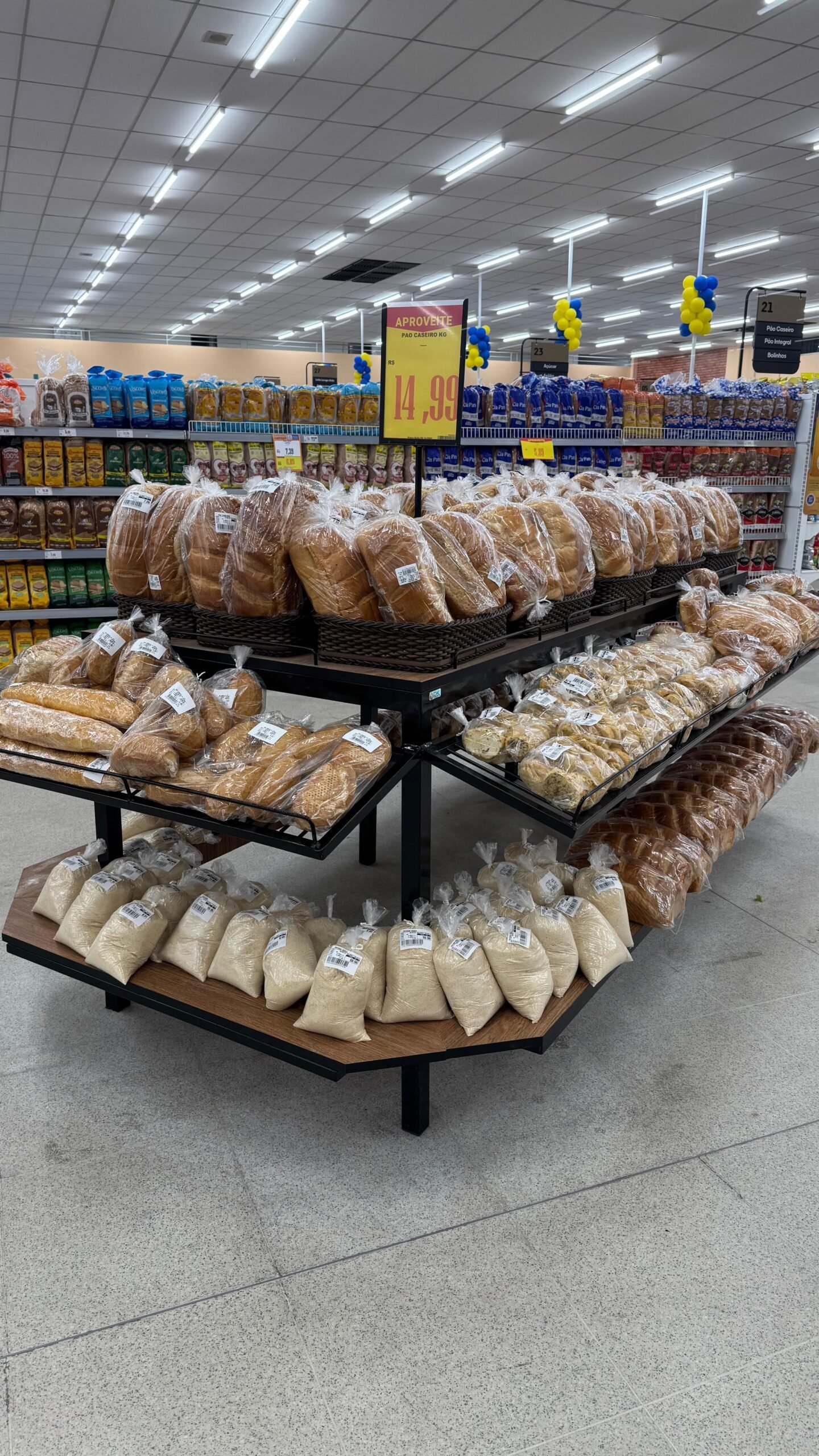 Expositor de pães e bolos 7