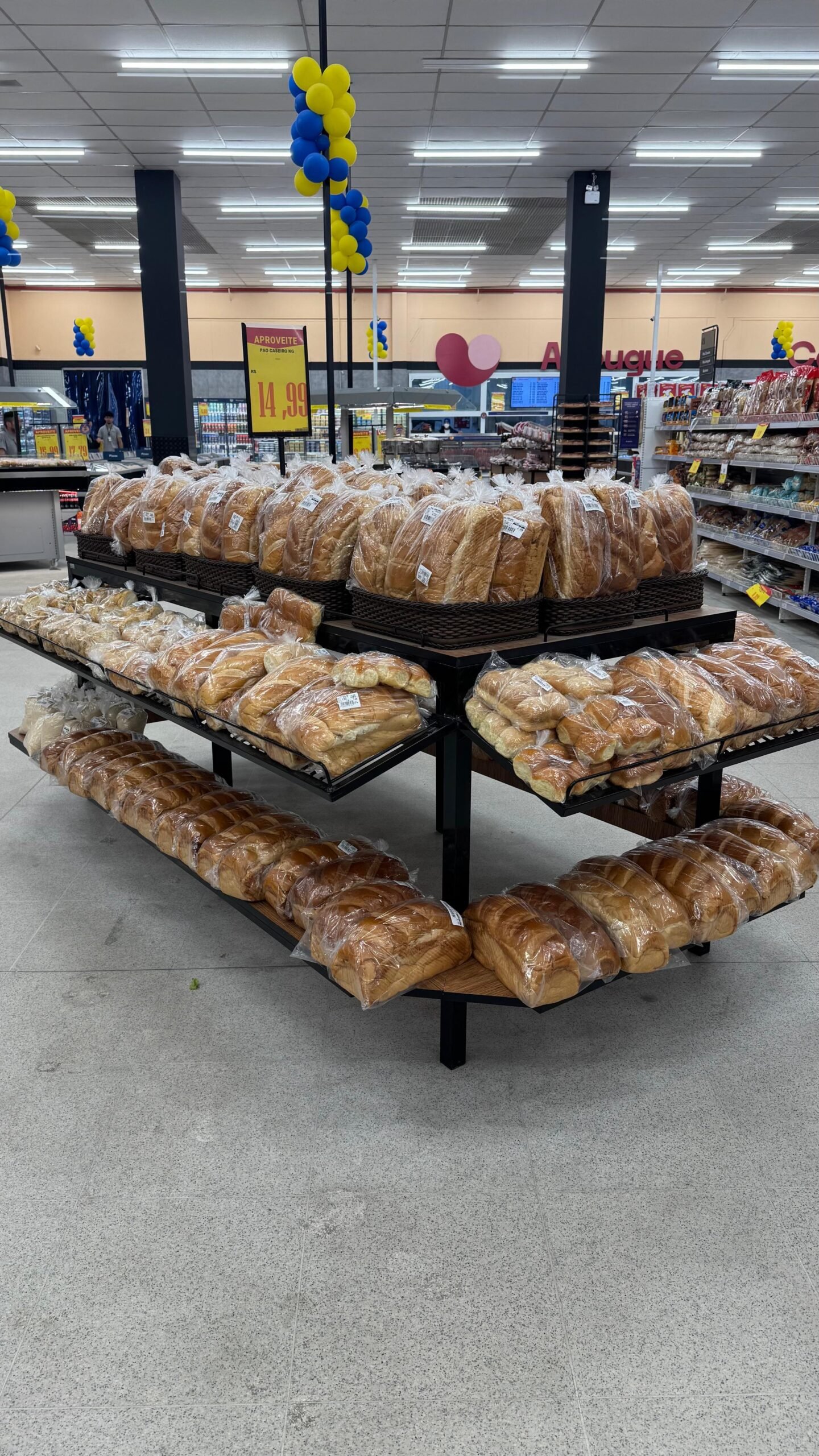 Expositor de pães e bolos 9